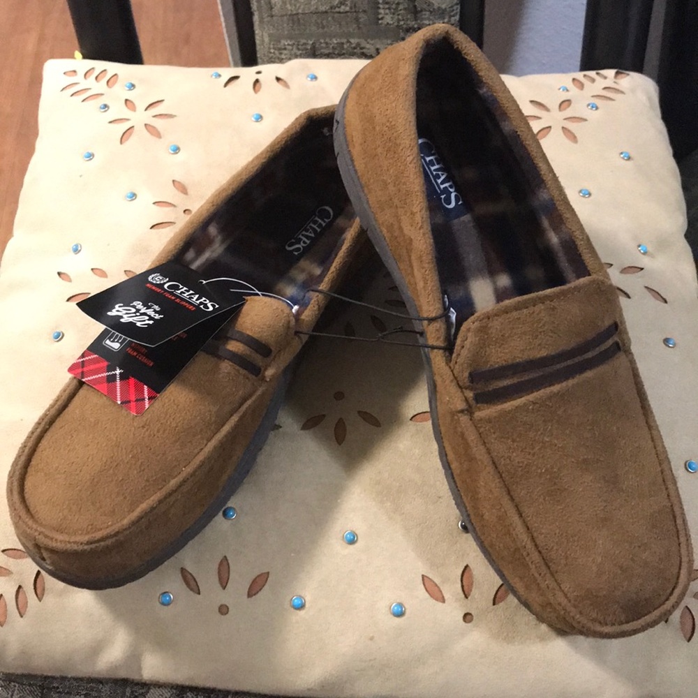 CHAPS flannel lined  Memory foam slippers( NWT)